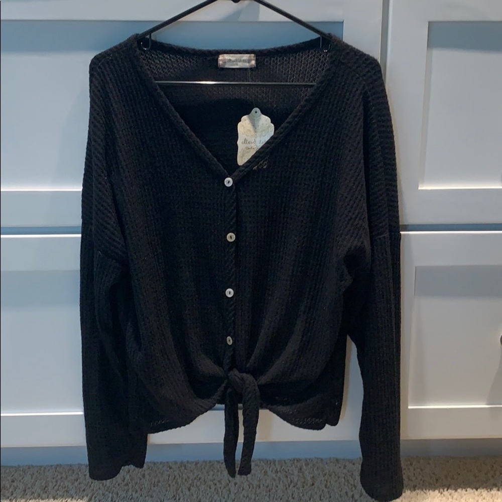 Altar’d State black top